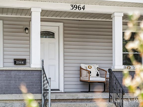 3rd image of 3964 Prairie St SW