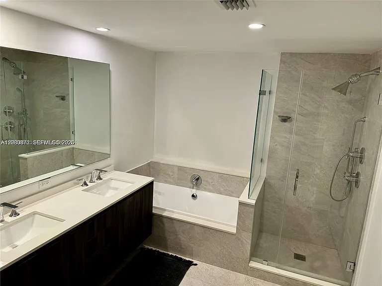 488 NE 18th St #1901 — Photo 9