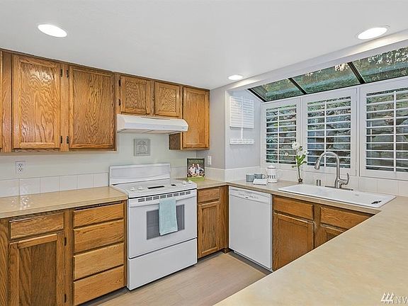 3rd image of 15128 Sunwood Blvd #Nn12
