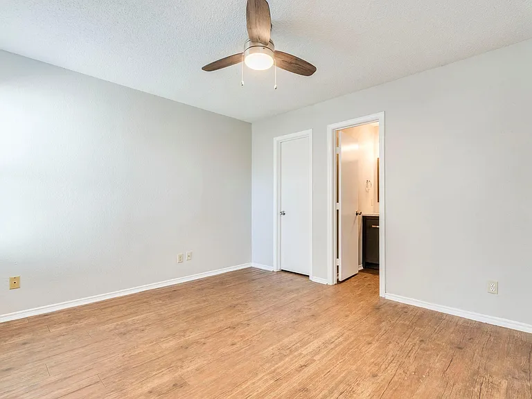 1110 Hyridge St — Photo 8
