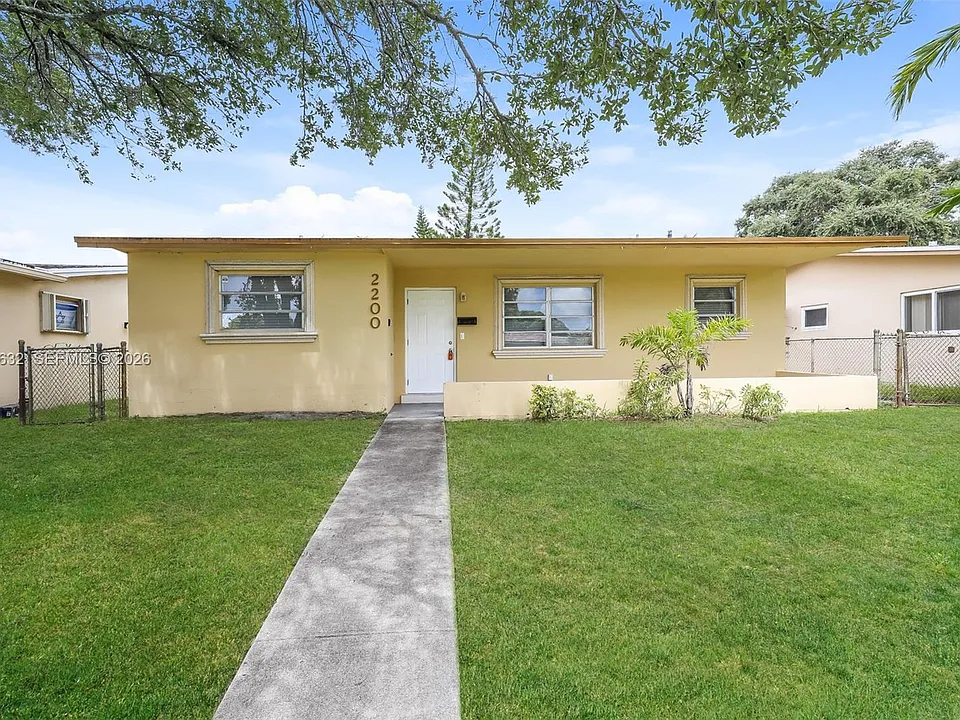 2200 N 55th Ave