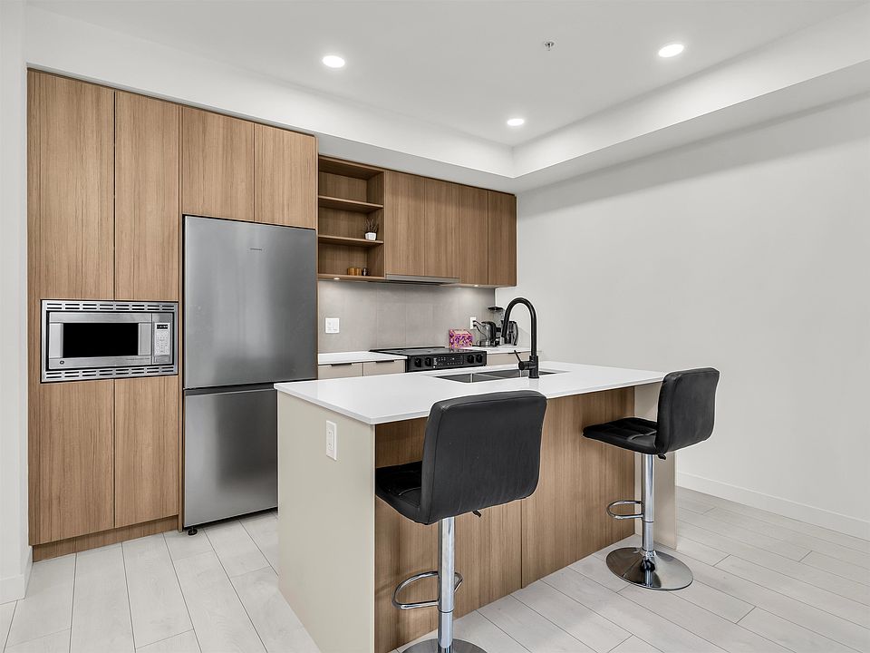1st image of 13439 94a Ave #204