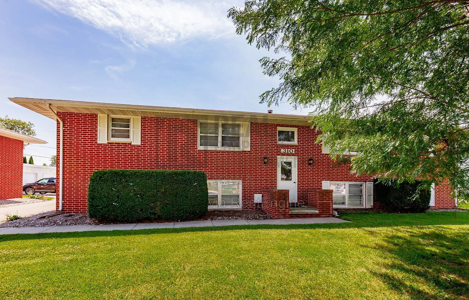 2 bed, 1.0 bath, 800 sqft, $795 — Photo 1