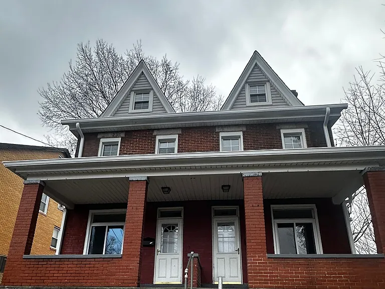 117-119 Copperfield Ave — Photo 2