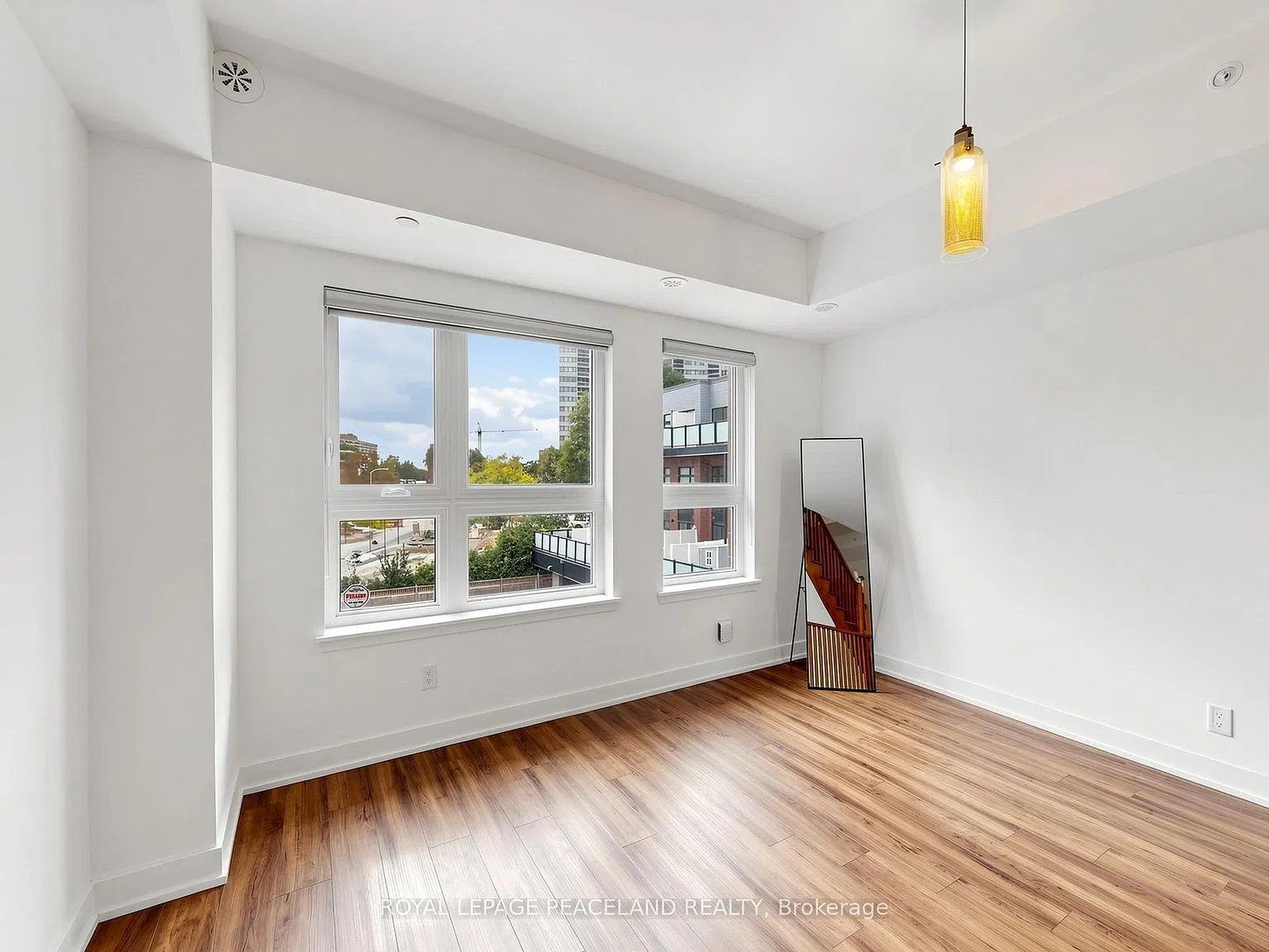 4 bed, $2,800 — Photo 4