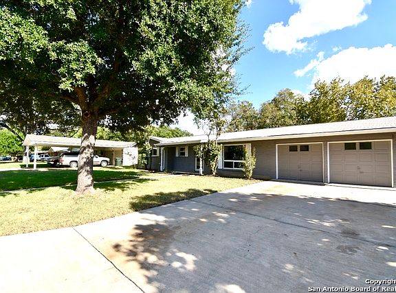 2nd image of 218 Pecan Dr