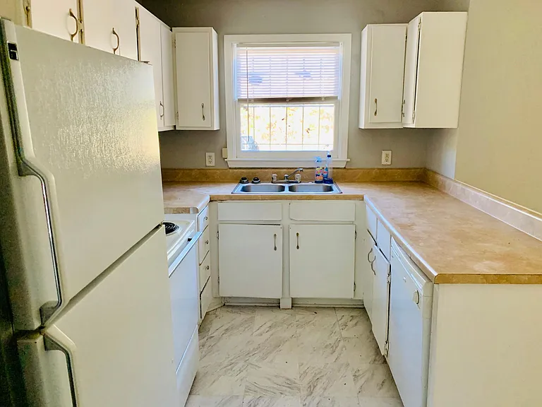638 Thomasville Blvd SE — Photo 7