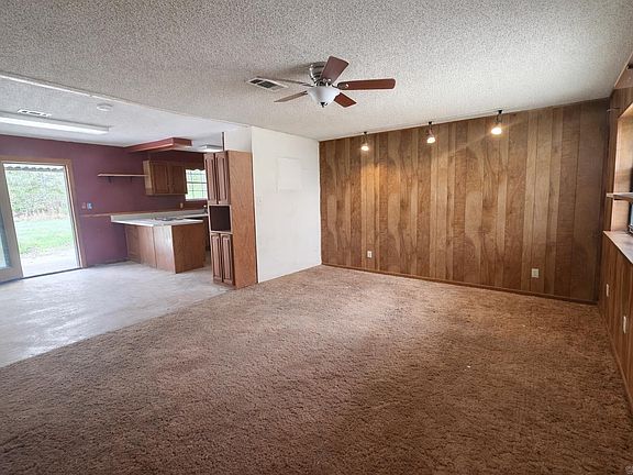 3rd image of 17 Anthony Ln