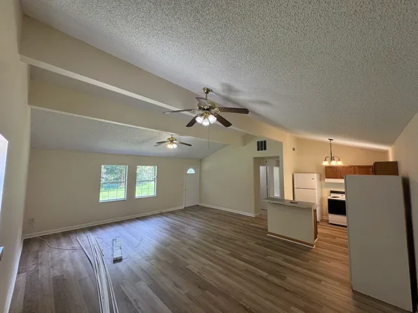 10811 Ogalla Ave, Jacksonville, FL 32219