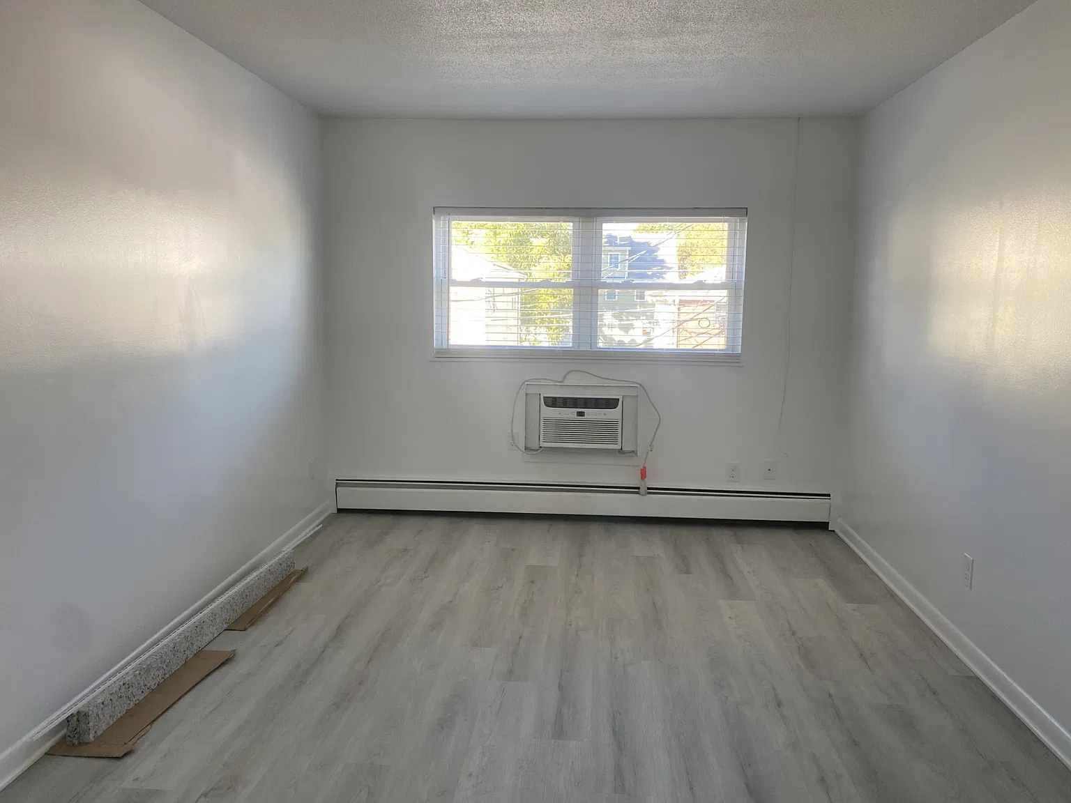 2 bed, 750 sqft, $2,550 — Photo 2