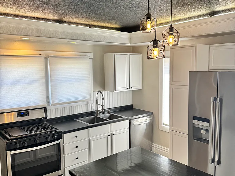 315 Jackson St — Photo 20