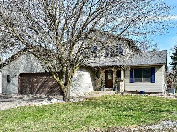 100 Benson Dr, Lewiston, MN 55952