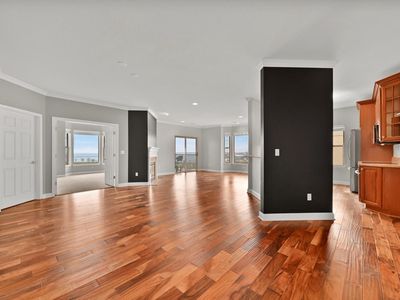 1300 North Prospect AVENUE #322, Milwaukee, WI, 53202