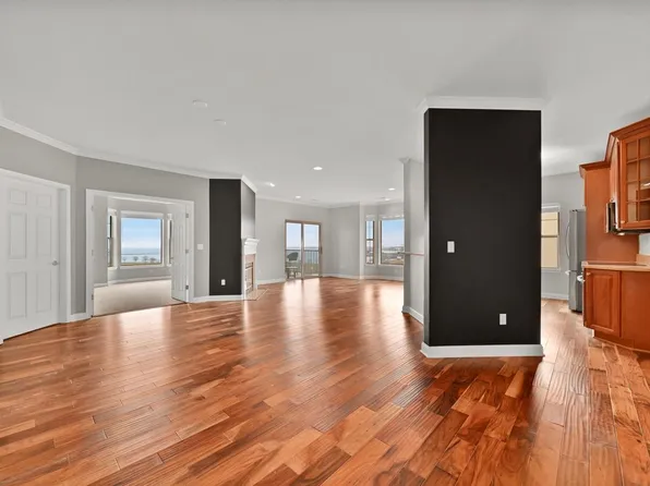 1300 North Prospect AVENUE #322, Milwaukee, WI 53202