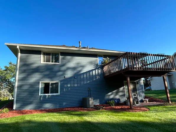 355 Oakwood Dr, Shoreview, MN 55126