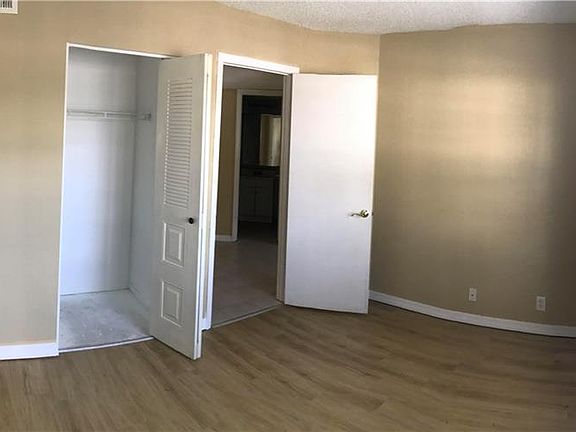 5th image of 1531 SE Royal Green Cir #105