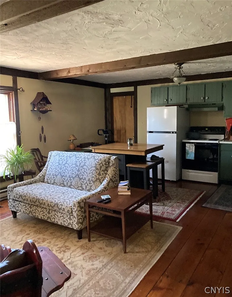 1 bed, 1.0 bath, 1000 sqft, $1,250 — Photo 2