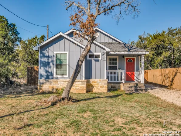 636 Skyline Dr, Bandera, TX 78003