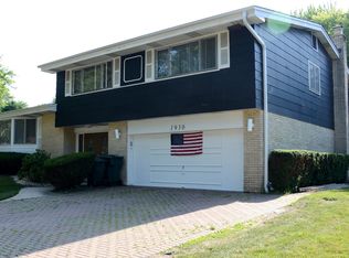 1930 Heather Ln, Northbrook, IL 60062