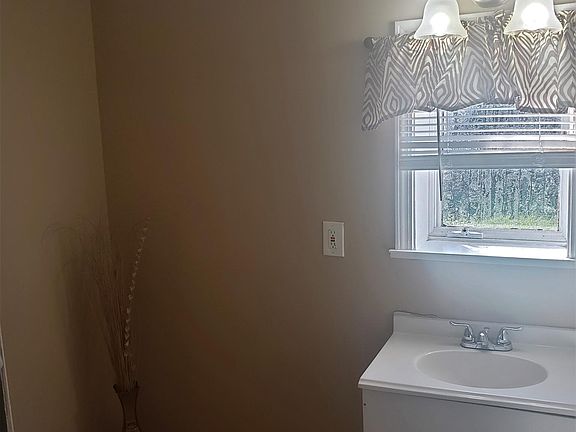 4th image of 348 Ideal St #2
