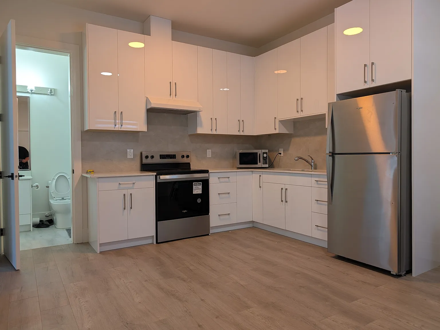 2 bed, 1.0 bath, 850 sqft, $1,995 — Photo 3