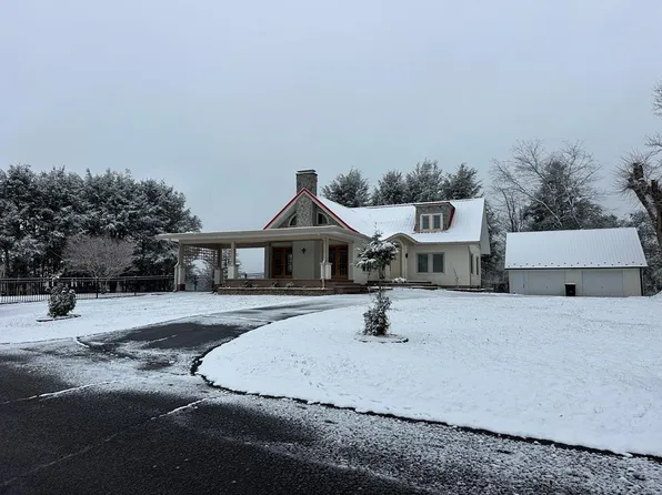 118 Pine Cone Point, Galax, VA 24333