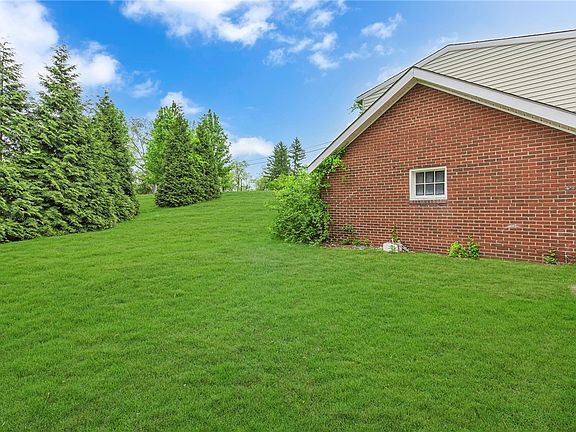 27th image of 613 Briarcliff Dr