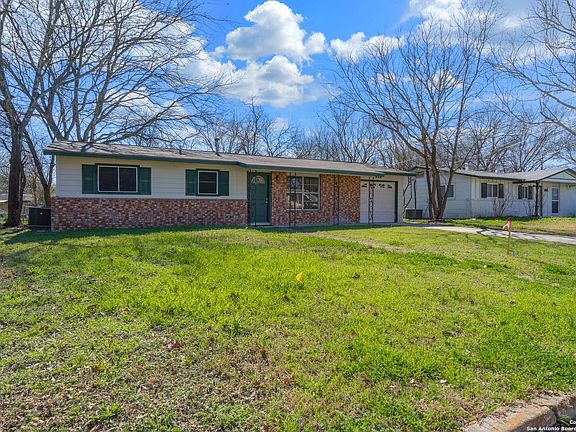4th image of 210 Ivy Ln