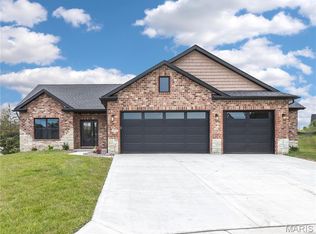 2927 Kehrswood Ct, Maryville, IL 62062