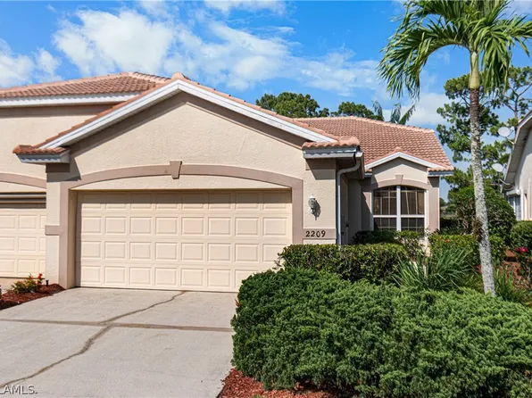 2209 Carnaby Ct, Lehigh Acres, FL 33973