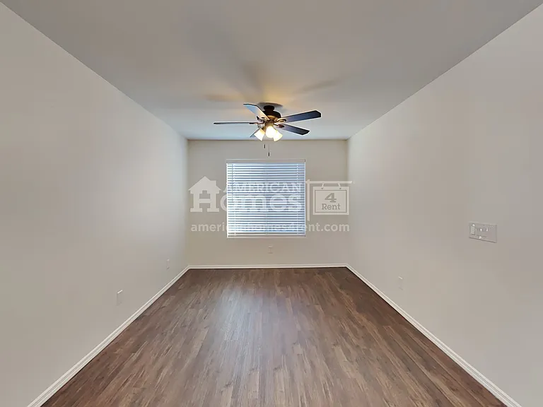 17238 W Maui Ln — Photo 8