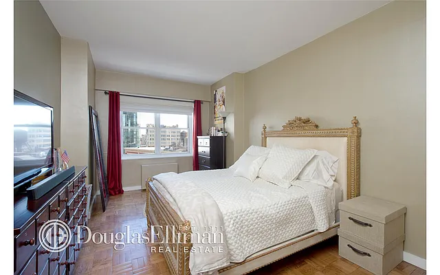 Sold by Douglas Elliman | media 3