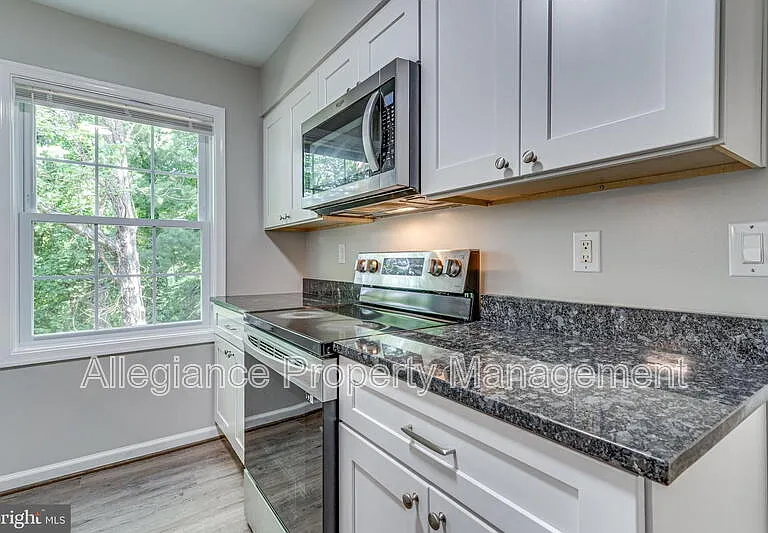 3374 Breckenridge Ct — Photo 12