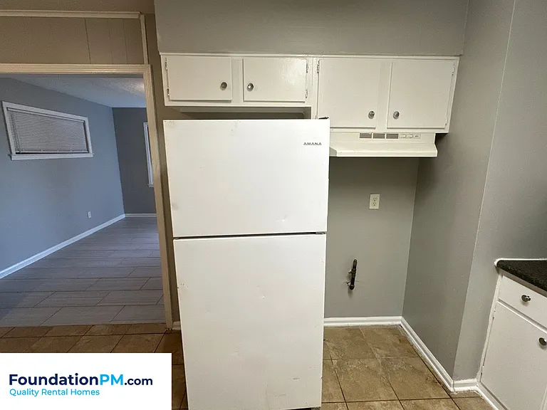 4208 Beacon Hill Dr — Photo 4