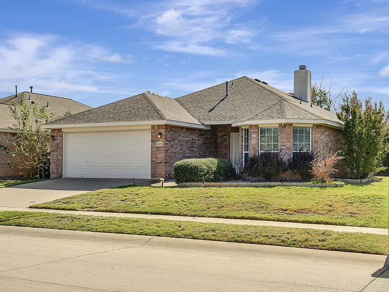 9905 Tyler Dr — Photo 3