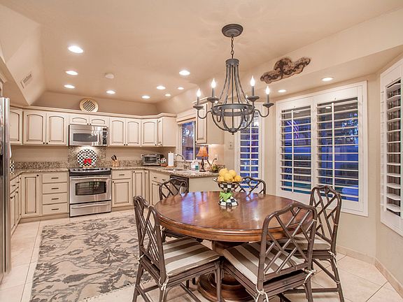 4th image of 8613 N Woodland Ct