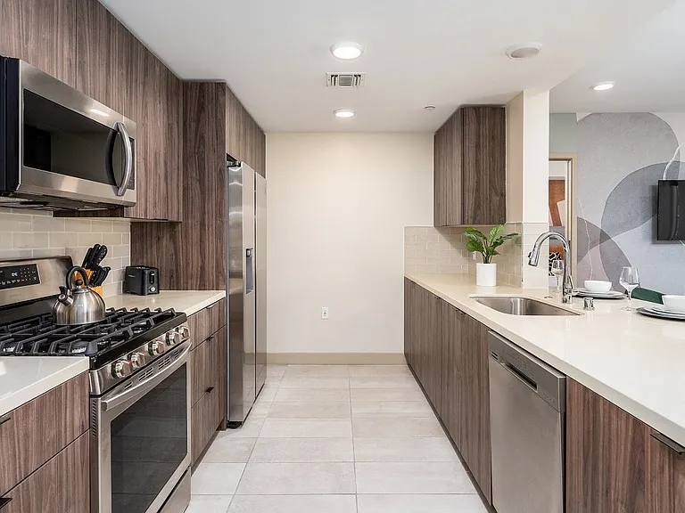 Lido Apartments - 1532 Brockton Ave — Photo 16
