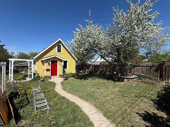 4th image of 3922 A SE 46th St