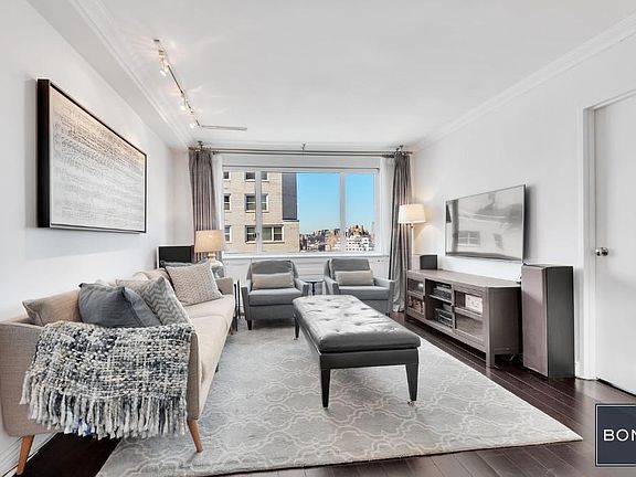 2nd image of 105 W 13th St APT 16E
