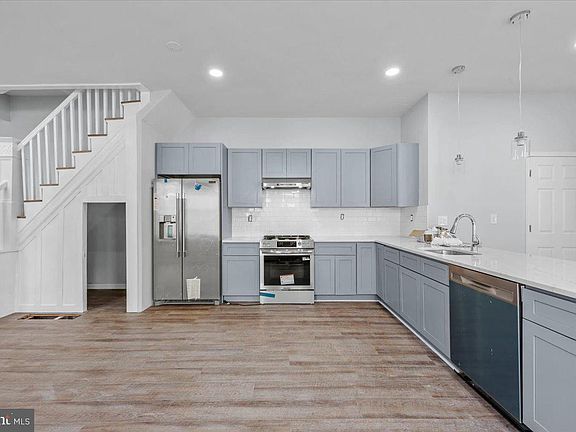 2nd image of 4642 Greene St