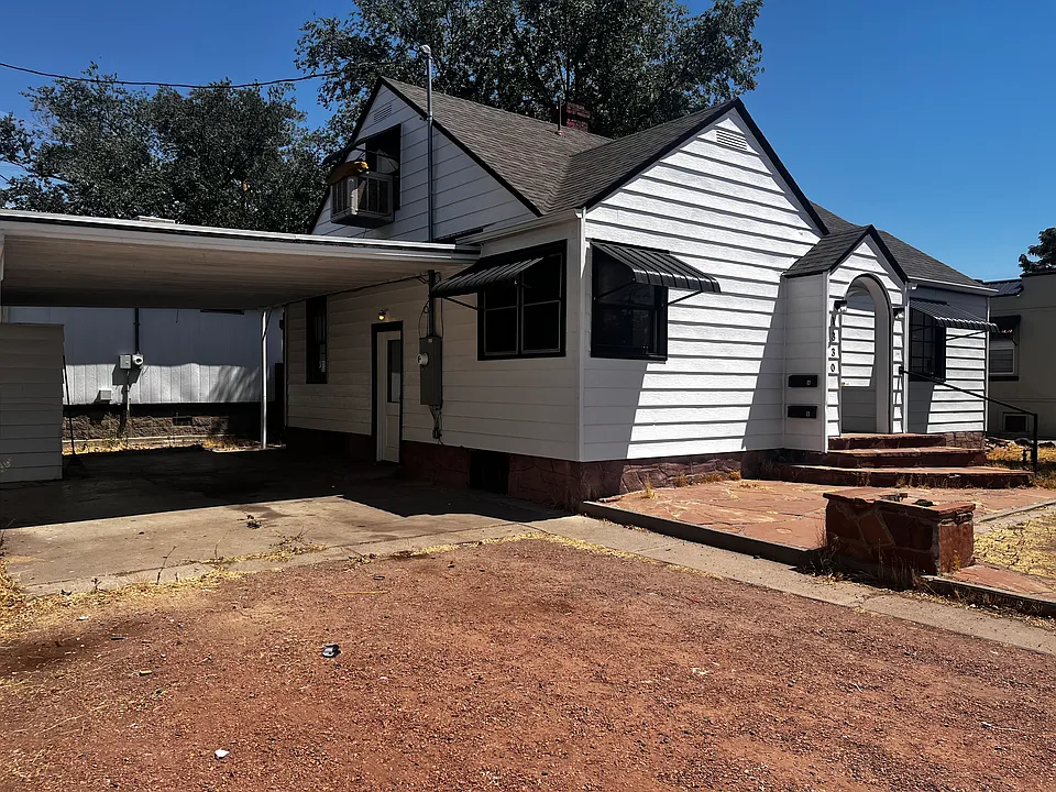 1330 Elm Ave