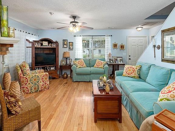 4th image of 304 Sandcastle Ln