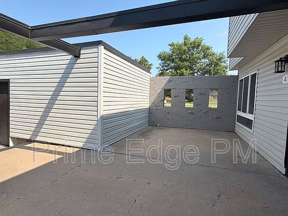 2nd image of 6235 Holdrege St #A-1