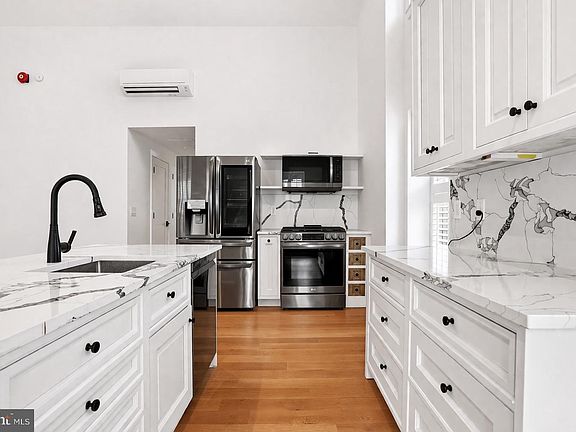 4th image of 18 W Mechanic St #7
