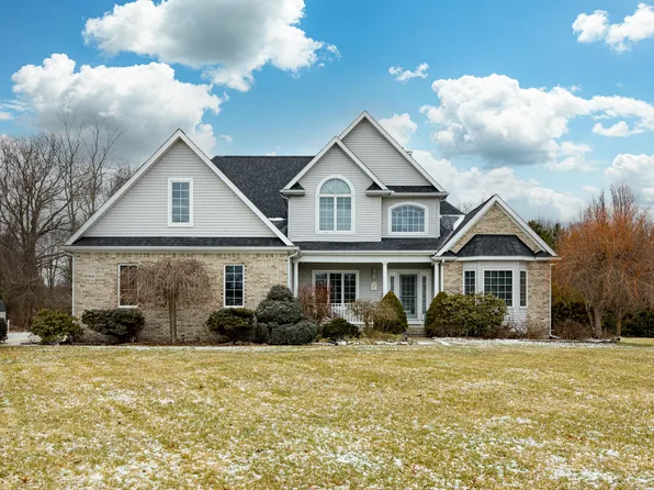 9164 Compton Ct, Pinckney, MI 48169