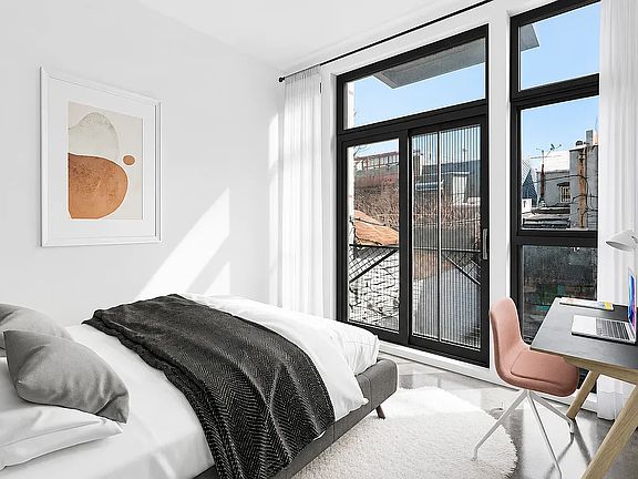 5th image of 30 Belvidere St #2