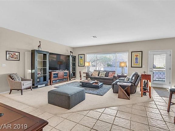 4th image of 1736 Warrington Dr