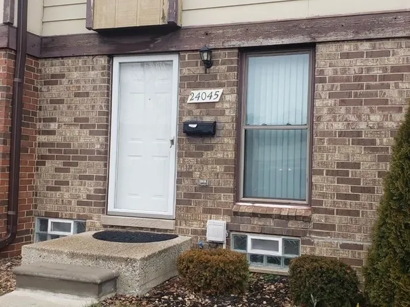 24045 Grange St, Clinton Township, MI 48036