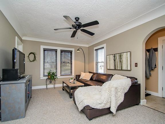 5th image of 408 E Huron River Dr