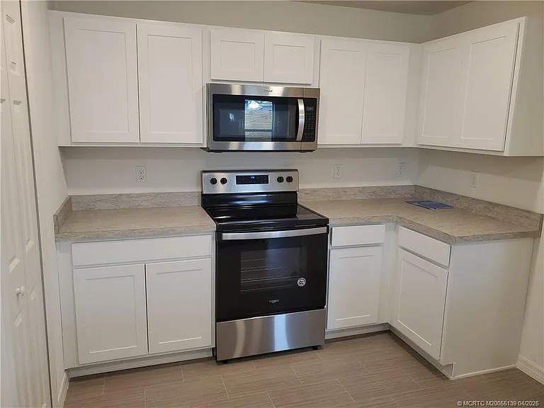 611 SW McComb Ave SW — Photo 7